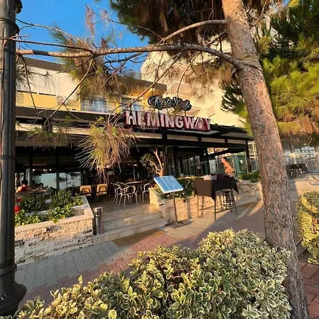 Luxurious Seaside Apartament Durrës