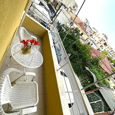 Luxurious Seaside Apartament